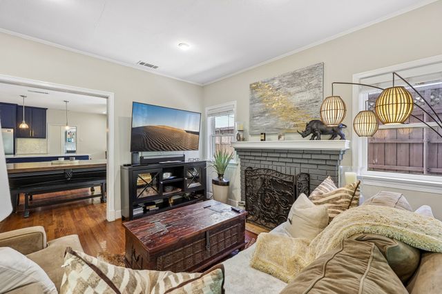 5207 Mission Avenue, Dallas, TX 75206