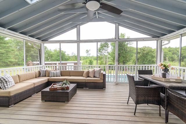 124 Everett St, Natick, MA 01760