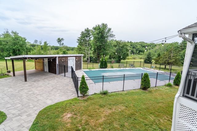 124 Everett St, Natick, MA 01760