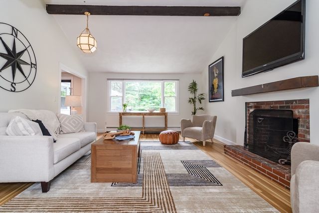 124 Everett St, Natick, MA 01760