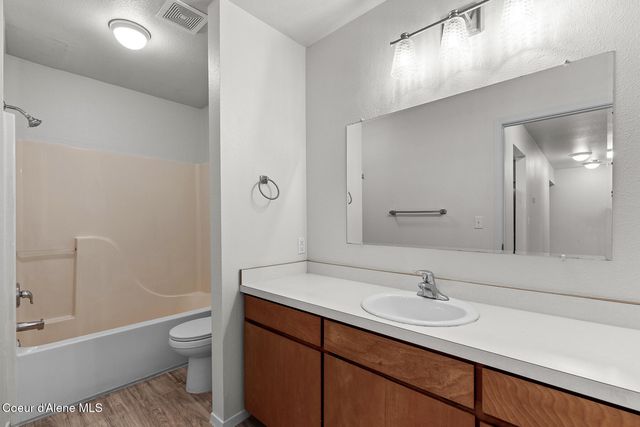 7005 W Timberline St, Rathdrum, ID 83858