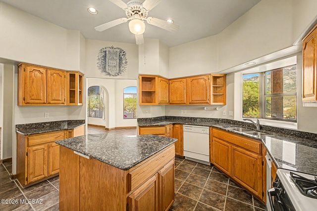 15660 N Pharlap Road, Tucson, AZ 85739