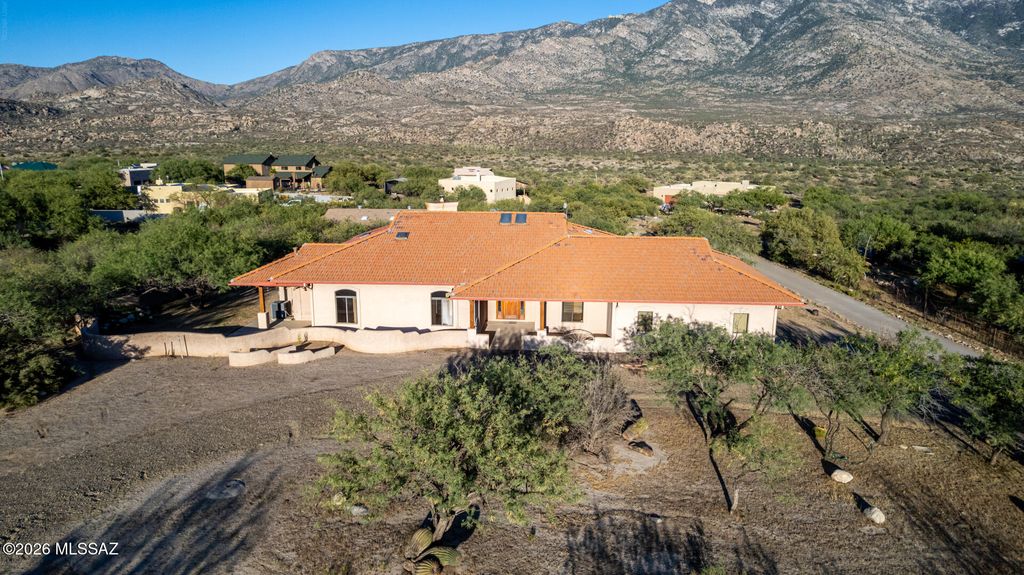 15660 N Pharlap Road, Tucson, AZ 85739