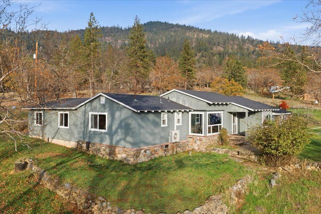 1360 Oxyoke Road, Grants Pass, OR 97526