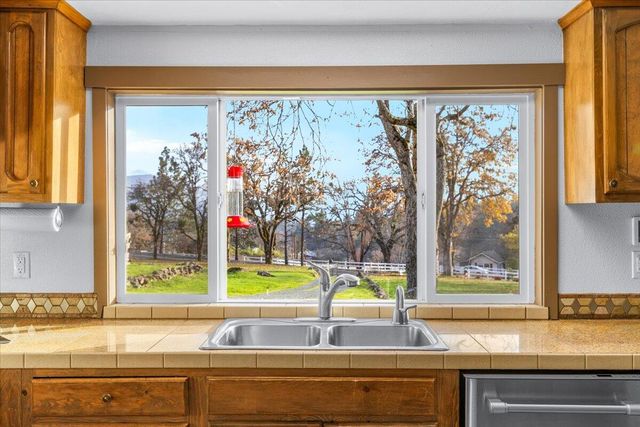 1360 Oxyoke Road, Grants Pass, OR 97526