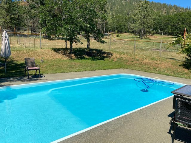 1360 Oxyoke Road, Grants Pass, OR 97526