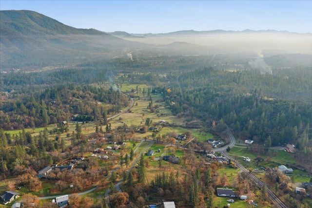 1360 Oxyoke Road, Grants Pass, OR 97526