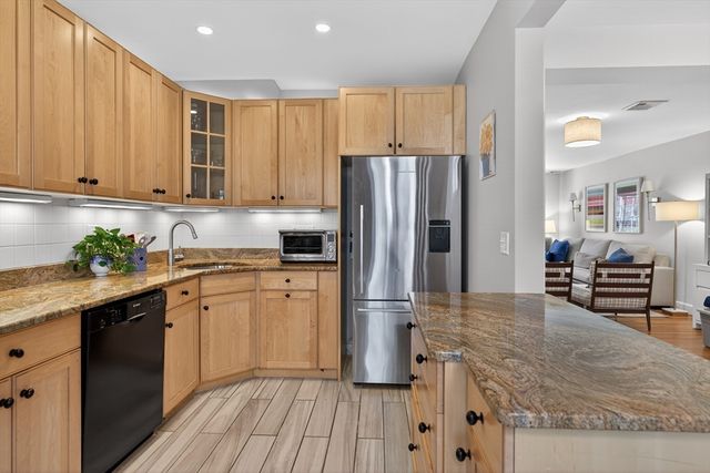 18 Still Street 25, Brookline, MA 02446