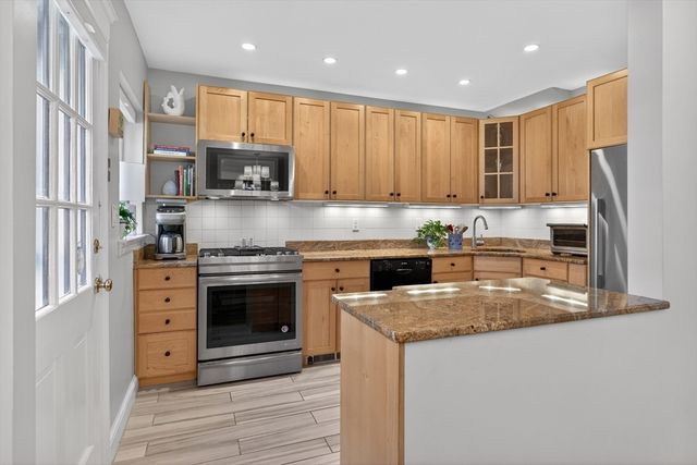 18 Still Street 25, Brookline, MA 02446