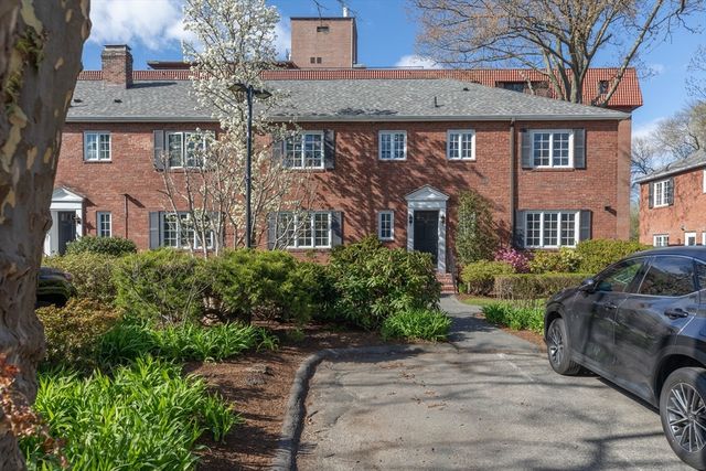 18 Still Street 25, Brookline, MA 02446