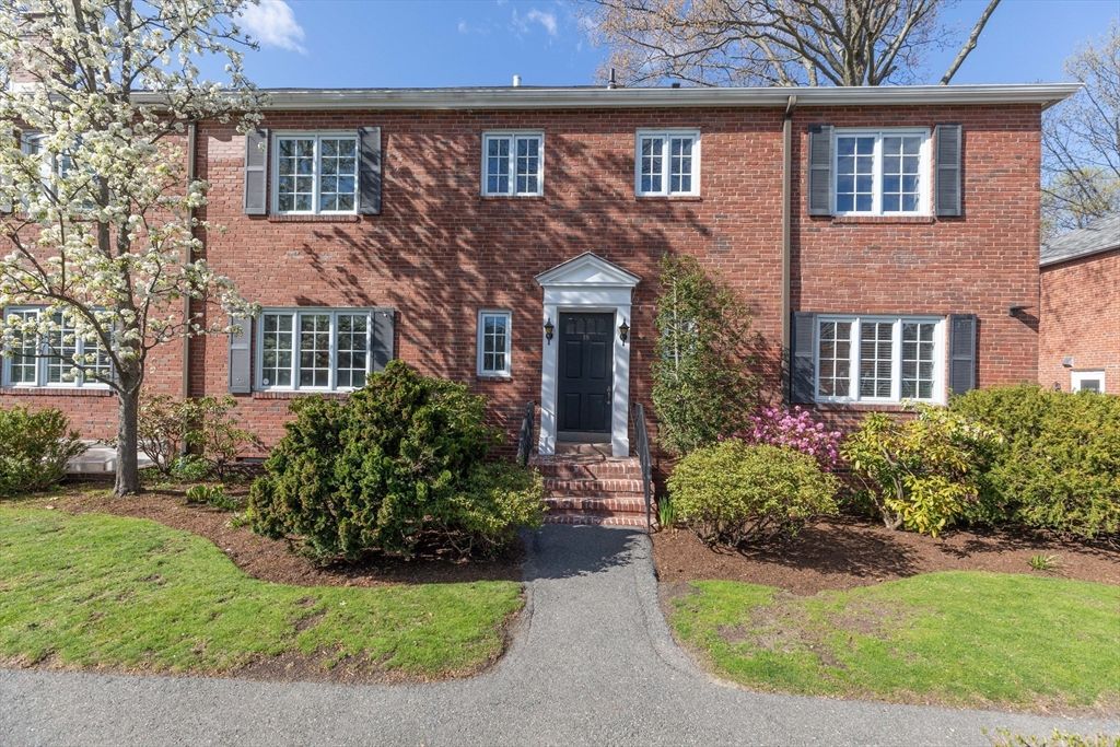 18 Still Street 25, Brookline, MA 02446