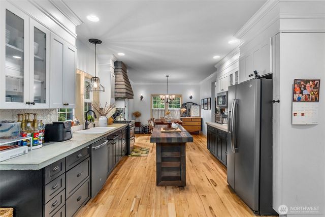 1130 E Sunset Hill Road, Shelton, WA 98584