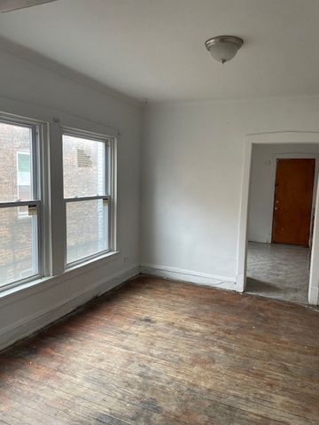 1320 Wisconsin Avenue, Berwyn, IL 60402