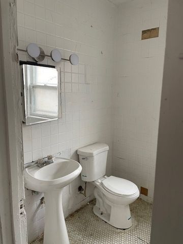 1320 Wisconsin Avenue, Berwyn, IL 60402