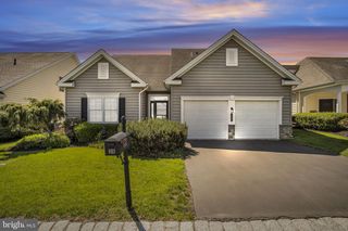 39 PRESIDENTS DR, Mechanicsburg, PA 17050
