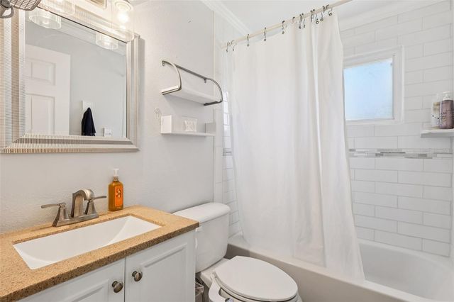 1111 N PALMETTO CIRCLE, Eustis, FL 32726