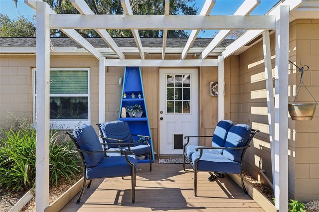 1111 N PALMETTO CIRCLE, Eustis, FL 32726