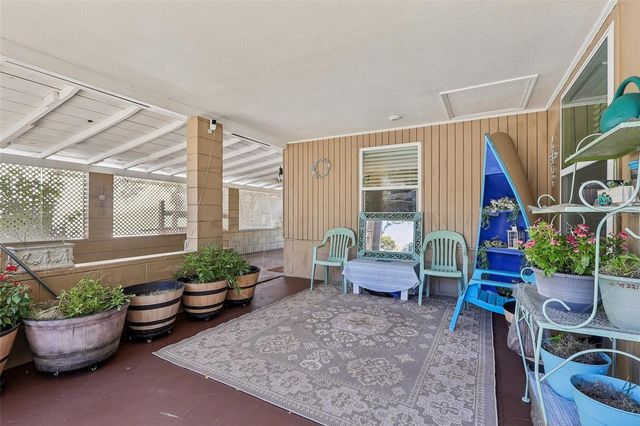 1111 N PALMETTO CIRCLE, Eustis, FL 32726