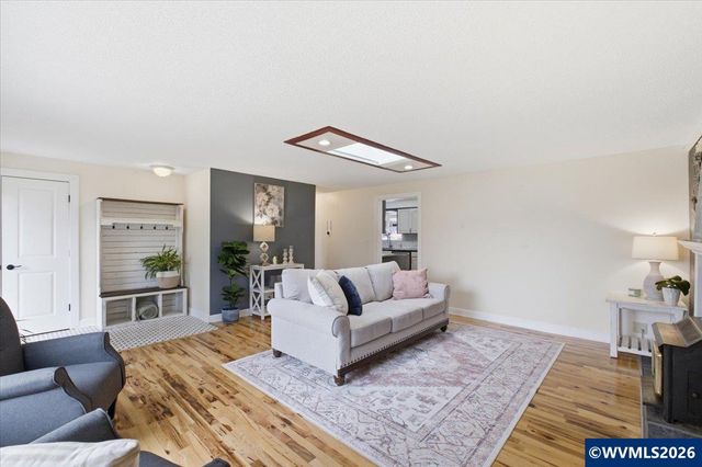 3817 Pine St, Albany, OR 97322