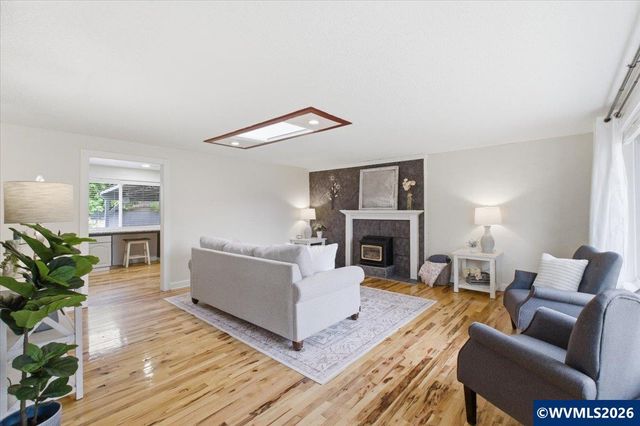 3817 Pine St, Albany, OR 97322
