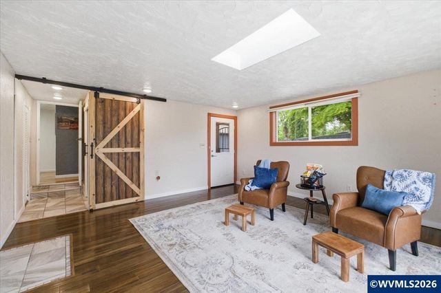 3817 Pine St, Albany, OR 97322