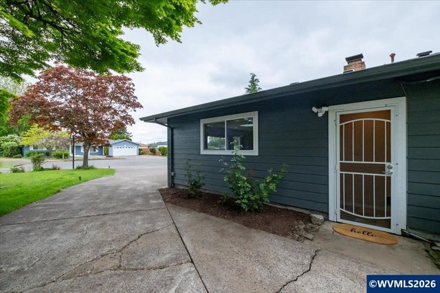 3817 Pine St, Albany, OR 97322