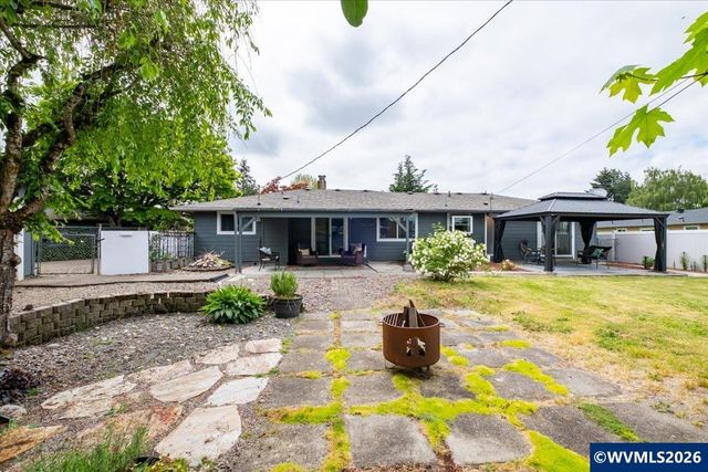 3817 Pine St, Albany, OR 97322