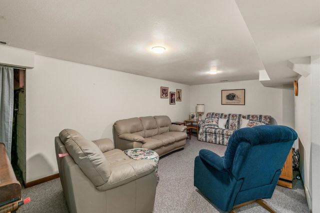 1017 8th Street, West Des Moines, IA 50265