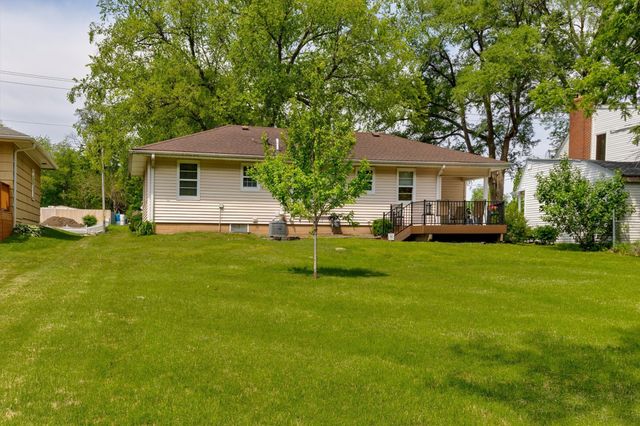 1017 8th Street, West Des Moines, IA 50265