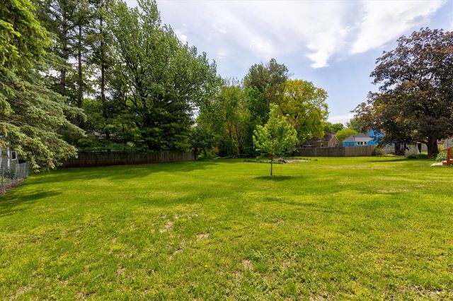 1017 8th Street, West Des Moines, IA 50265