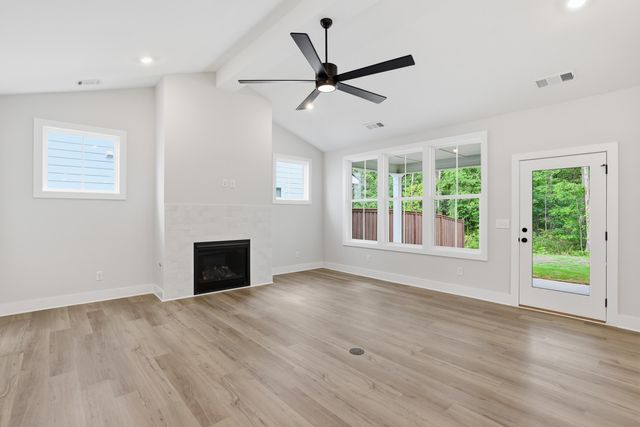 2756 Butlers Green Circle 30, Chattanooga, TN 37421