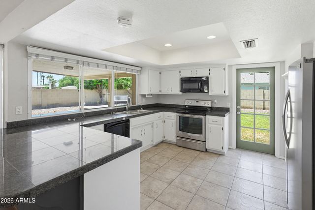 4844 W ROYAL PALM Road, Glendale, AZ 85302