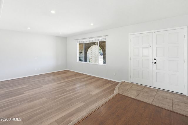 4844 W ROYAL PALM Road, Glendale, AZ 85302