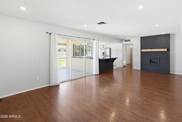 4844 W ROYAL PALM Road, Glendale, AZ 85302