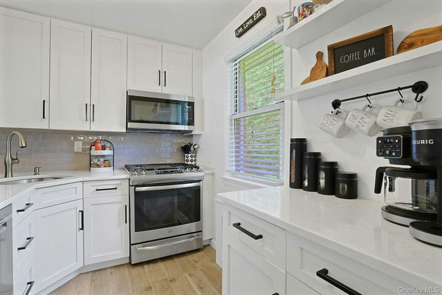 165 S Buckhout S 165, Irvington, NY 10533