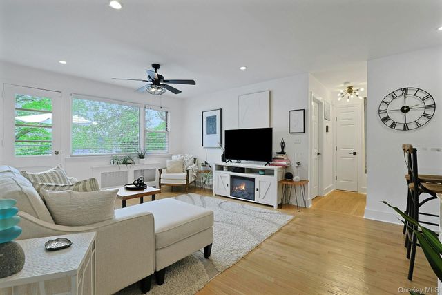 165 S Buckhout S 165, Irvington, NY 10533
