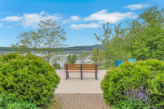 165 S Buckhout S 165, Irvington, NY 10533