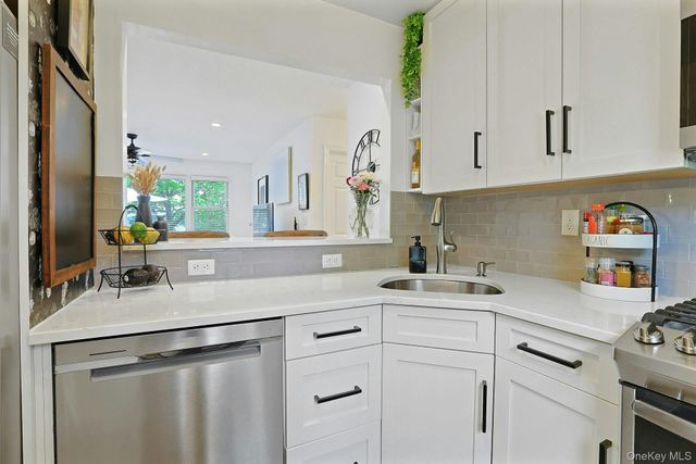 165 S Buckhout S 165, Irvington, NY 10533