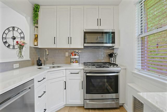 165 S Buckhout S 165, Irvington, NY 10533