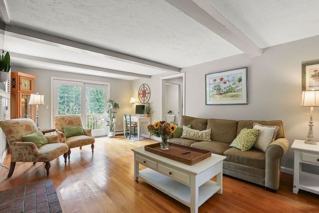 35 North St, Duxbury, MA 02332