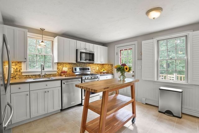 35 North St, Duxbury, MA 02332