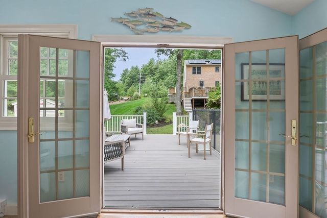 35 North St, Duxbury, MA 02332