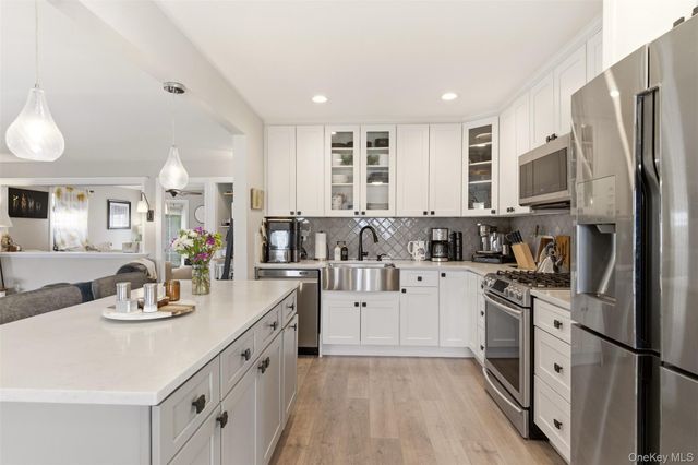 540 W Walnut Street, Long Beach, NY 11561