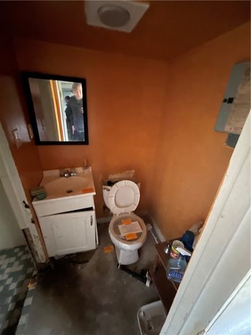 609 Hays Ave, Mt Oliver, PA 15210