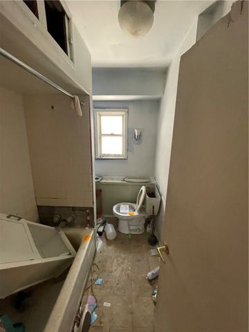 609 Hays Ave, Mt Oliver, PA 15210