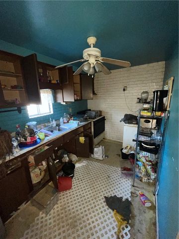 609 Hays Ave, Mt Oliver, PA 15210