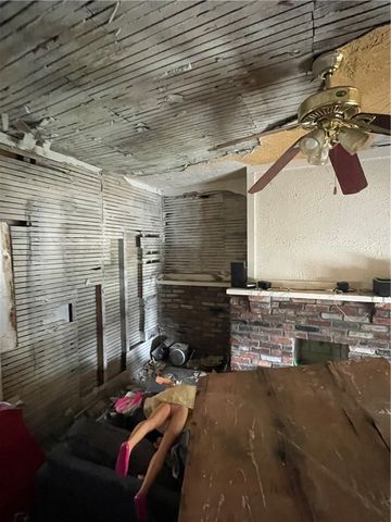 609 Hays Ave, Mt Oliver, PA 15210