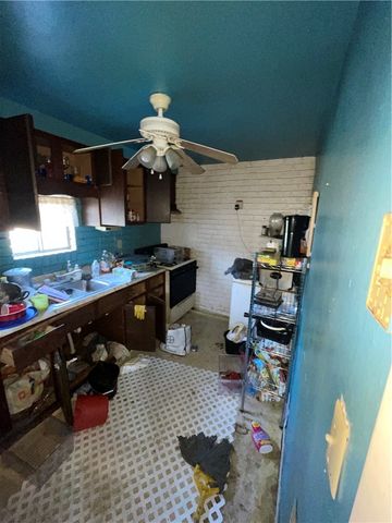 609 Hays Ave, Mt Oliver, PA 15210