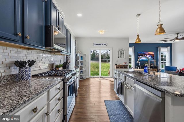 18 ALBATROSS CT, Front Royal, VA 22630