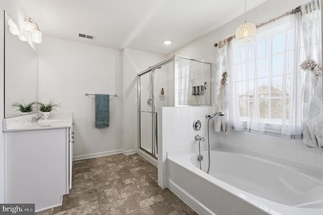 18 ALBATROSS CT, Front Royal, VA 22630